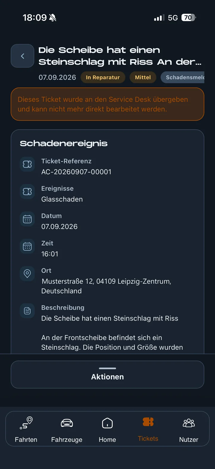 Around Cars App: Schadenticket mit Status, übergeben an den Service Desk